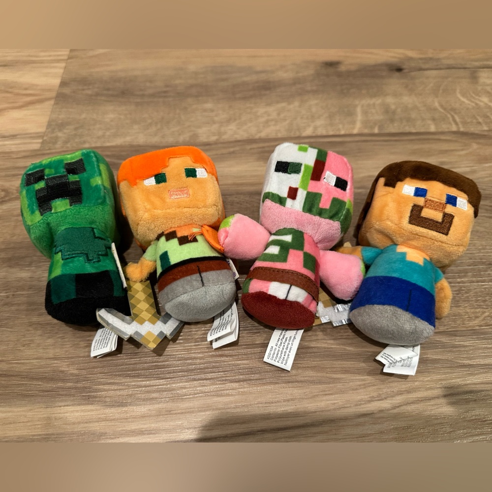 Hallmark Minecraft Itty Bitty Collection